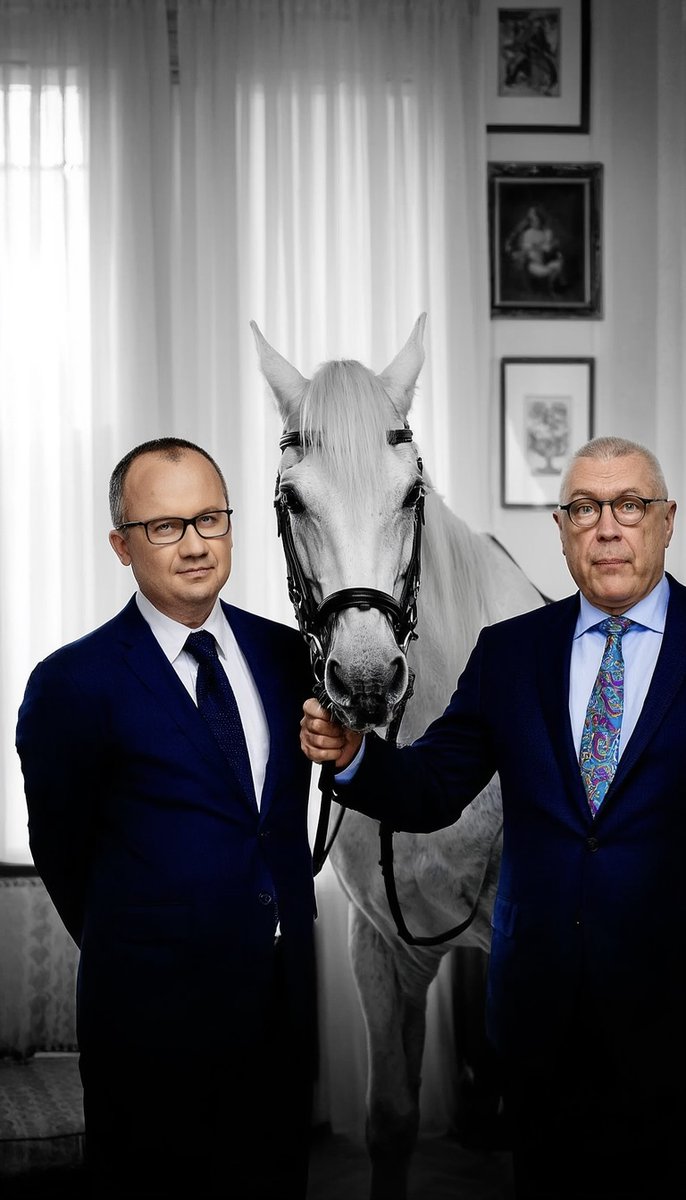 Niezależna prokuratura ministra Bodnara oczyściła Romana Giertycha ze wszystkich zarzutów w aferze Polnordu. Jednocześnie ochroniarz Giertycha, który według śledczych może być mózgiem całej operacji, wciąż pozostaje podejrzany.

Teraz Mecenas Giertych może już spokojnie zająć się