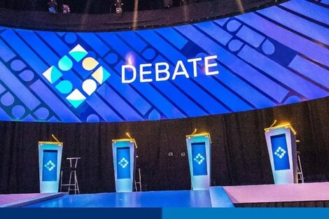 Un hombre inteligente puede fingir ser tonto, pero un tonto jamás podrá fingir ser inteligente. 
YO QUIERO DEBATES PRESIDENCIALES EN BOLIVIA 
#Elecciones2025