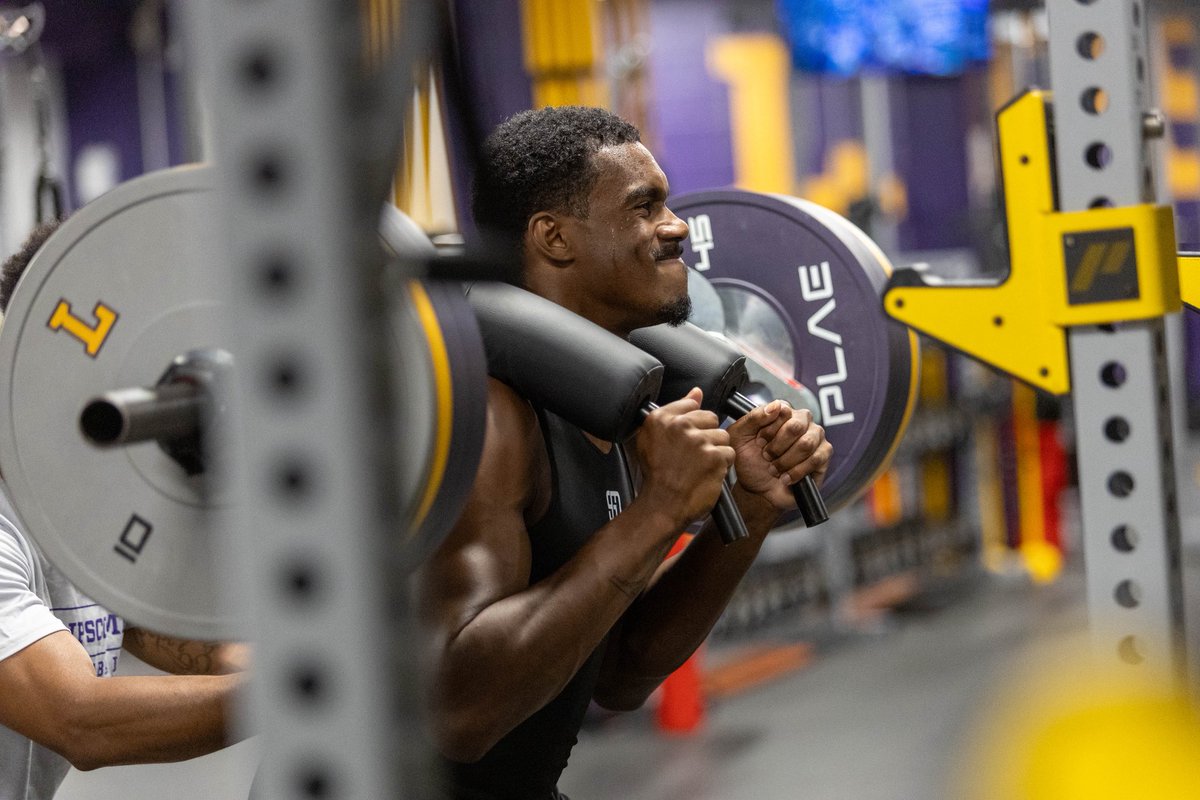 LipscombMBB's tweet image. Gains

#IntoTheStorm ⛈️ l #HornsUp 🤘