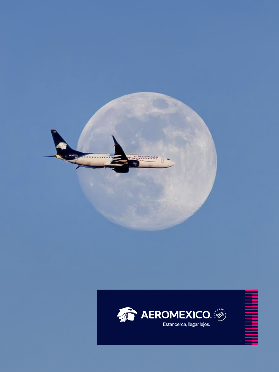 La luna y nuestro 737. 😎🌕
📸: petegm