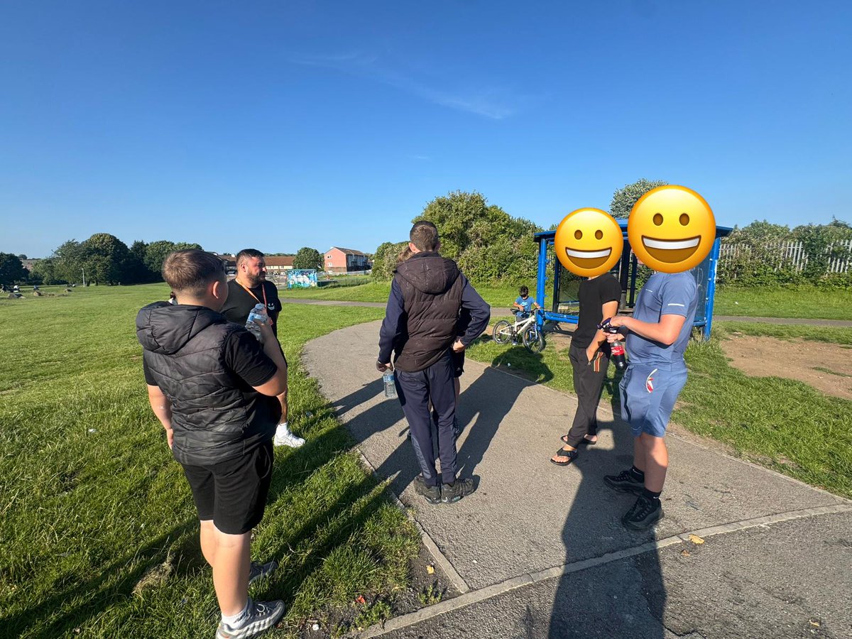 Grassroot_Comm's tweet image. Last Tuesday, our Detached Youth Work team were out in South Bristol connecting with young people, keeping them hydrated & talking all things Community Gym 🏋️♂️
Shaped by young people, for young people — and it’s looking promising 👀
#YouthLed #DetachedYouthWork