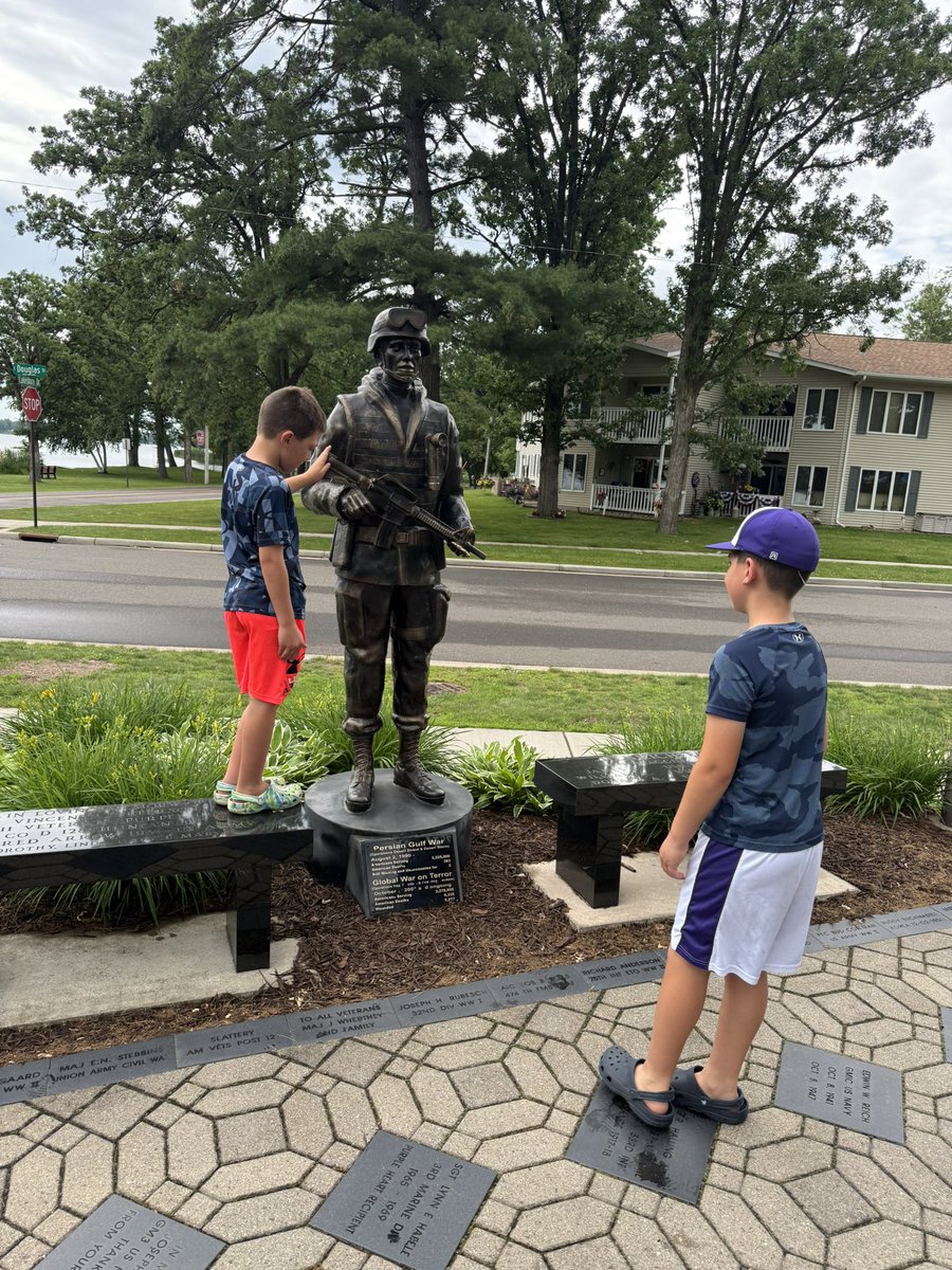 ProfeBeckstrom's tweet image. Summer 2025 - Day 17: Veterans Memorial Park in RL!!!