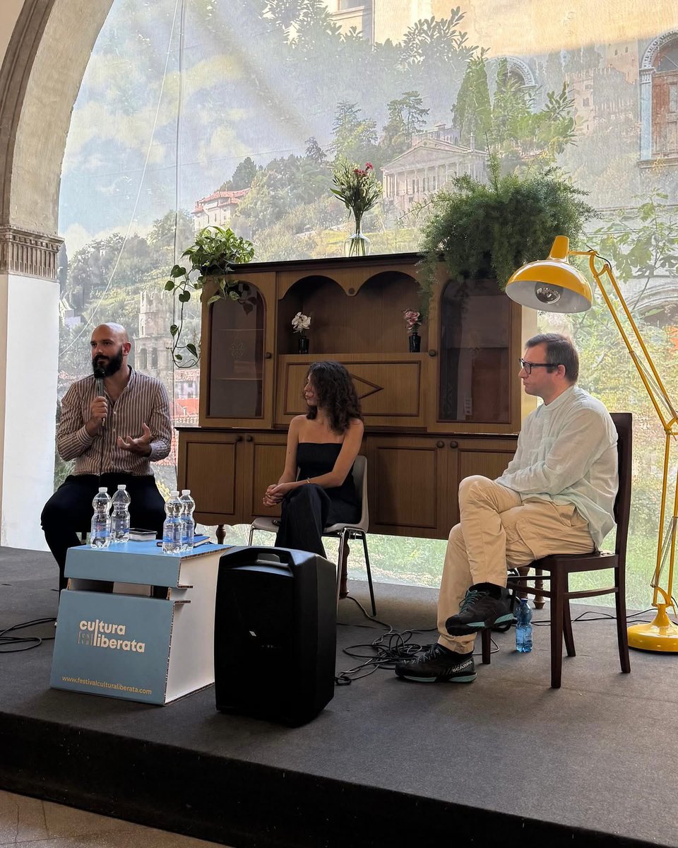 AliceCarrazza's tweet photo. Tre giorni di confronto autentico, di idee chiare e di pubblico attento. È stato un vero piacere moderare i panel geopolitici del Festival Cultura Liberata a Conegliano: un appuntamento che cresce ogni anno e che dimostra quanto sia forte il bisogno di spazi di pensiero per leggere e comprendere le sfide del nostro tempo.

Un grazie sentito ad @Alberto97Gava  e all’Associazione Nova Vita per l’organizzazione impeccabile e per la visione con cui continuano a far crescere questo progetto.