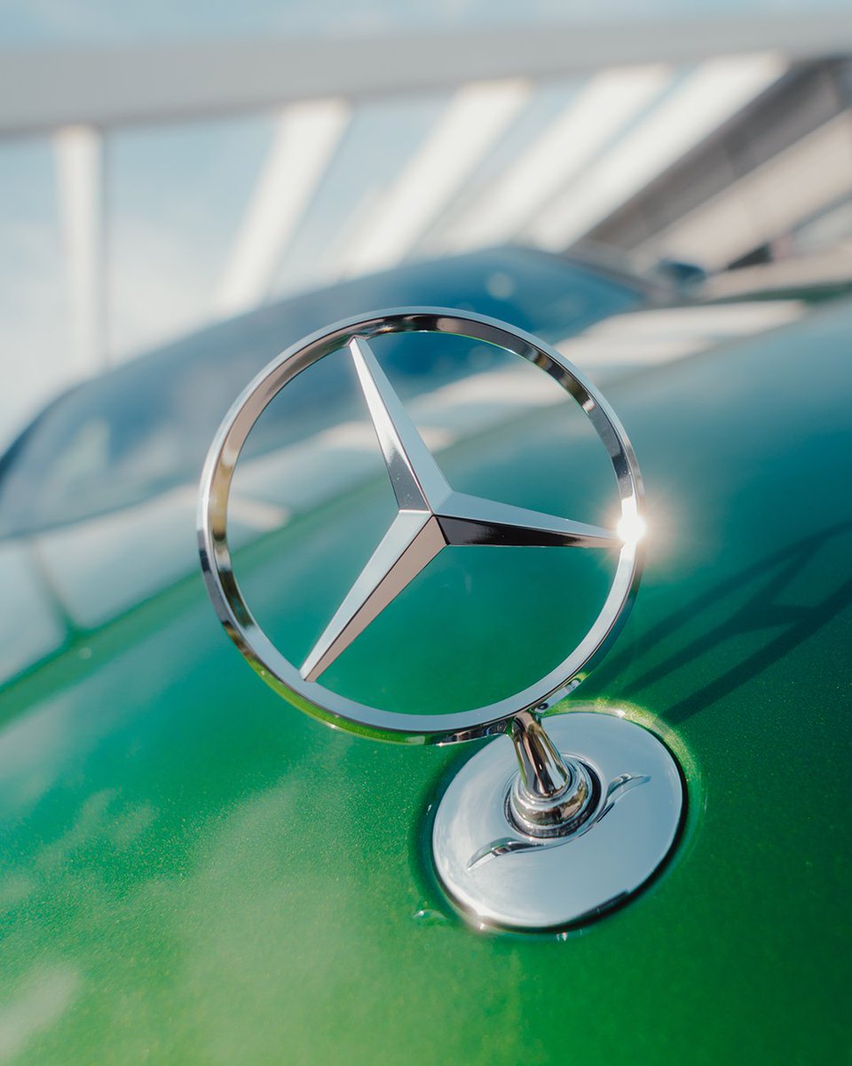 Green like grass. Green like cash. Green like S-Class.

📸: (IG) yannikmichael for MBcreator