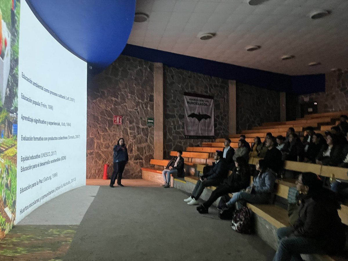 Oyeaguita's tweet image. Desde la tierra de Santa Catarina 🐞 en #Iztapalapa nos reunimos con educadores y educadoras ambientales para organizarnos en materia de jardines polinizadores y huertos urbanos 🌵🦇✨ el orgullo y responsabilidad  de vivir en una ciudad #biodiversa 

#CulturaAmbiental