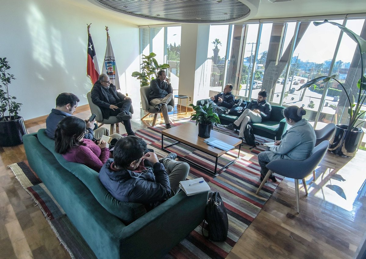 🚧💧#MOPenTerreno Seguimos avanzando para mejorar la calidad de vida de toda la población, Seremi OO.PP, Dennys Mendoza, junto a los directores regionales de Vialidad y Obras Hidráulicas y el Subdirector de Servicios Sanitarios Rurales, se reunieron con alcalde de <a href="/santodomingocl/">Municipalidad de Santo Domingo - Chile</a>