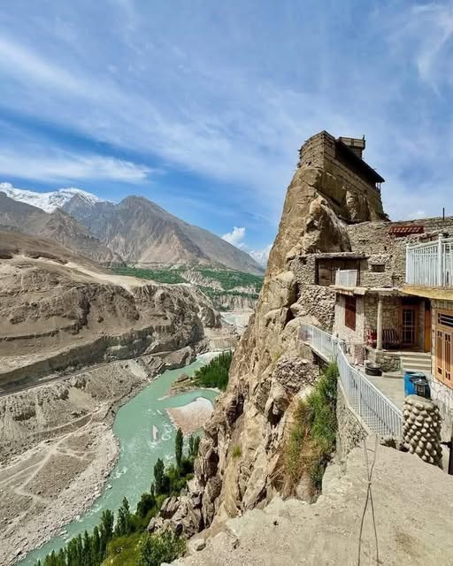 MAI_2k60's tweet photo. Enchating View from Altit Fort Hunza https://t.co/X9641P5ffS