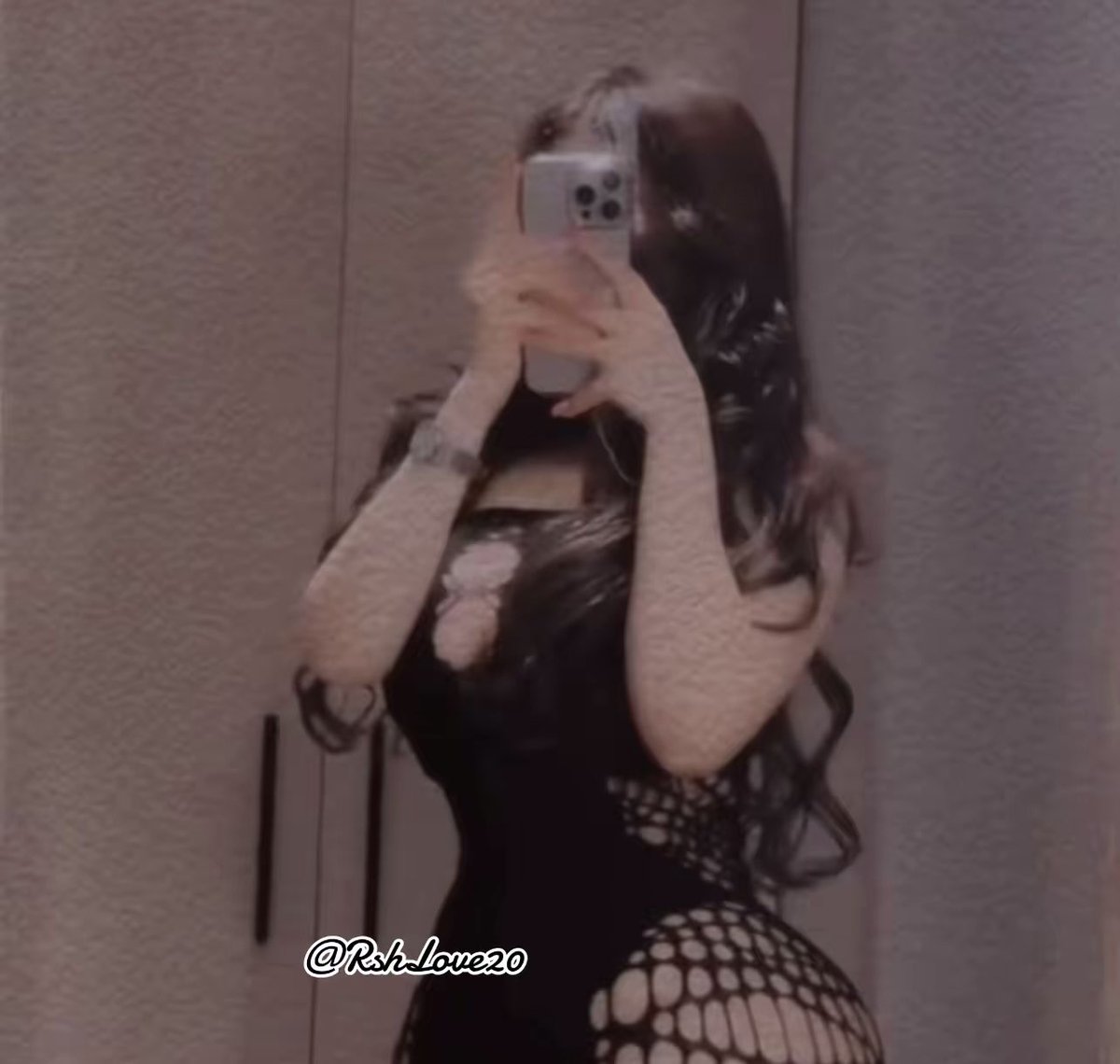 #بوح_شاعري 

أنا اختصرت الناس بـ إبداع شعري
و أنتي اختصرتي كل أنثى جميله..👌🏻
.