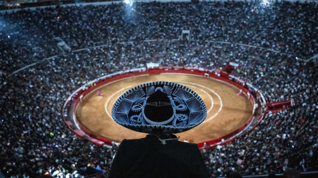 JOSELITOADAME's tweet photo. Hoy celebramos el Día de la Tauromaquia en México.
Un 24 de junio de 1526 se celebró la primera corrida de toros en nuestro país.
Casi cinco siglos lleva el toro siendo parte de nuestra cultura, emocionando a la afición y superando las dificultades que algunos le imponen. https://t.co/hg5oNU2FtO