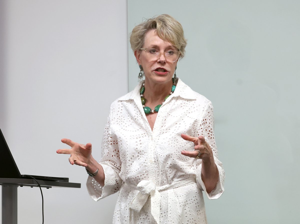 iowajpec's tweet image. What an inspiring time with Amy Jo Reimer-Myers at MERGE! Our Iowa JPEC Startup Incubator Summer Track students gained so much from your wisdom and advice. Thanks for investing in the next generation of innovators! #IowaJPEC #StartupIncubator