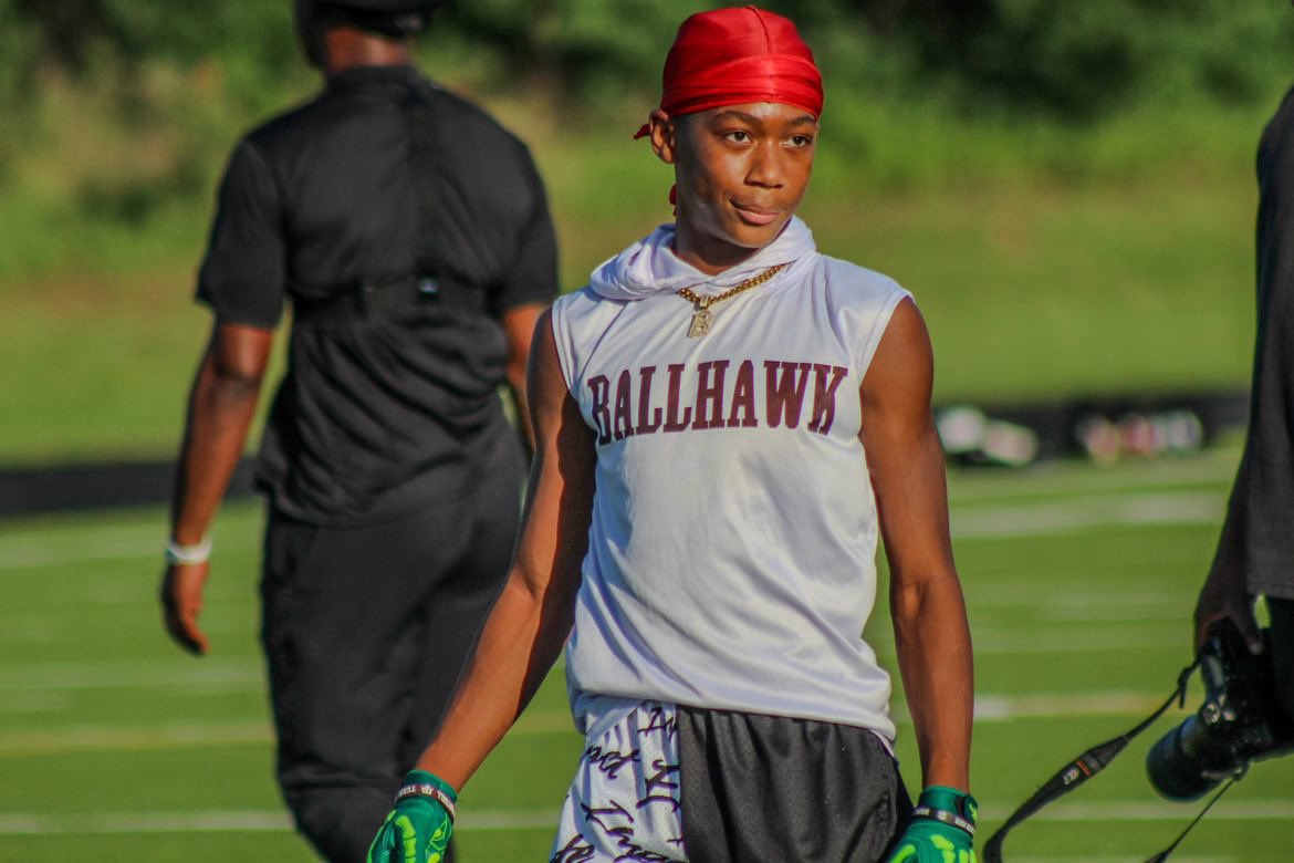 KrisBoobie's tweet photo. Young pup makin big 🚀 🚀 plays among the big dawgs‼️
#influencer #ceasefire #dayoungest
@CatchitPat @AlPopsFootball @2LiveCraig @FBUcamp @DemetricDWarren @TXTPShow @TrustMyEyesO @TFloss32 @AWilliamsUSA @malikboynton2 @NateMcNeal32 @Jason_Howell @CoachJP3 @youareathlete @WRHitList @TheUCReport @THEPLATFORMDR @Coach__OMalley @CoachPop_Cooney