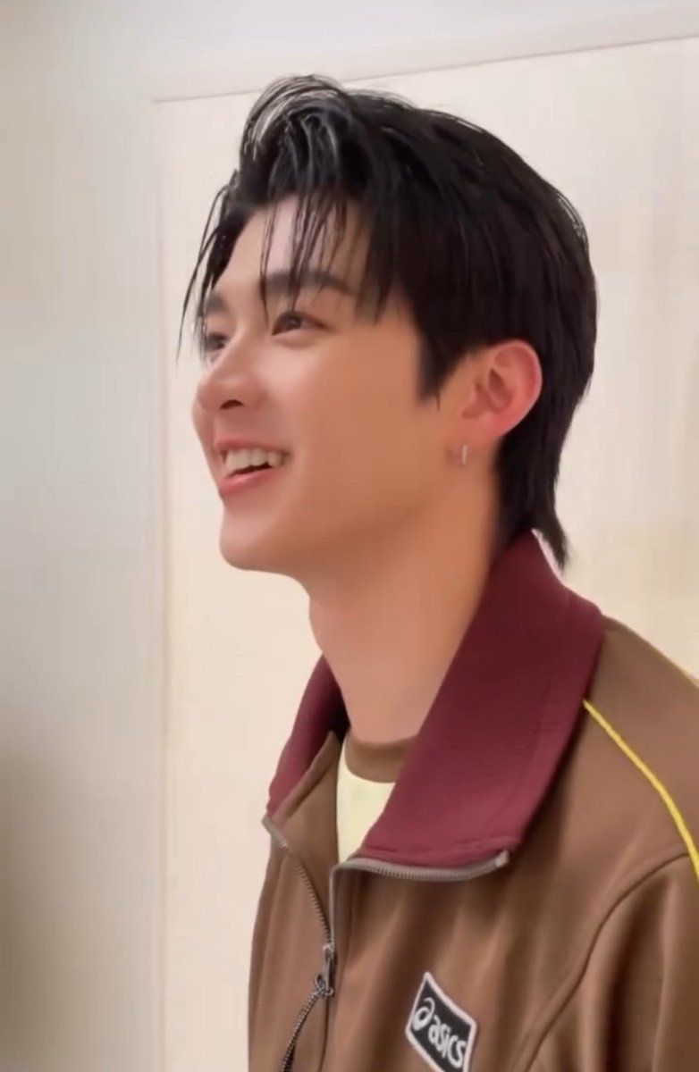 syamxnii's tweet image. ยิ้มเขินนี้โครตมุน่าร้ากกกกกกㅠㅠㅠㅠ

@nichameen8 

#ASICSxMEEN 
#ASICSParisFashionWeek