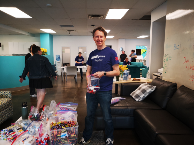 mepoulin's tweet photo. Together, we give. 3M Canada was proud to partner with United Way for the annual Day of Caring event in London, On. #3Mer https://t.co/aJgd9PVVZO https://t.co/vMBpfzvzsO