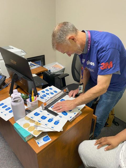 mepoulin's tweet photo. Together, we give. 3M Canada was proud to partner with United Way for the annual Day of Caring event in London, On. #3Mer https://t.co/aJgd9PVVZO https://t.co/vMBpfzvzsO