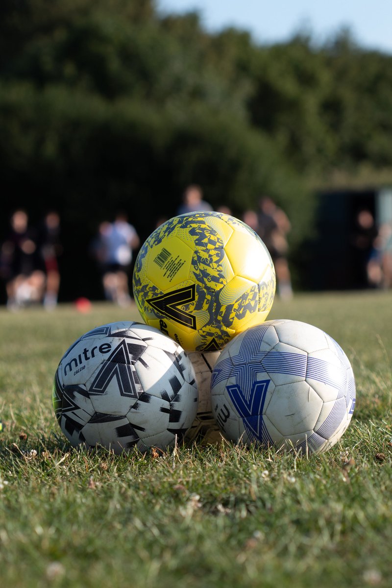 CressingFC's tweet photo. Cressing FC Pre-Season starting with a bang 💥

Some shots from our hot pre-season training session last week. Plenty more graft to come! 💪

#CressingFC
#K9CabinCressing
#StevenHoldingsLTD
#UTC https://t.co/8ovnntuVcC