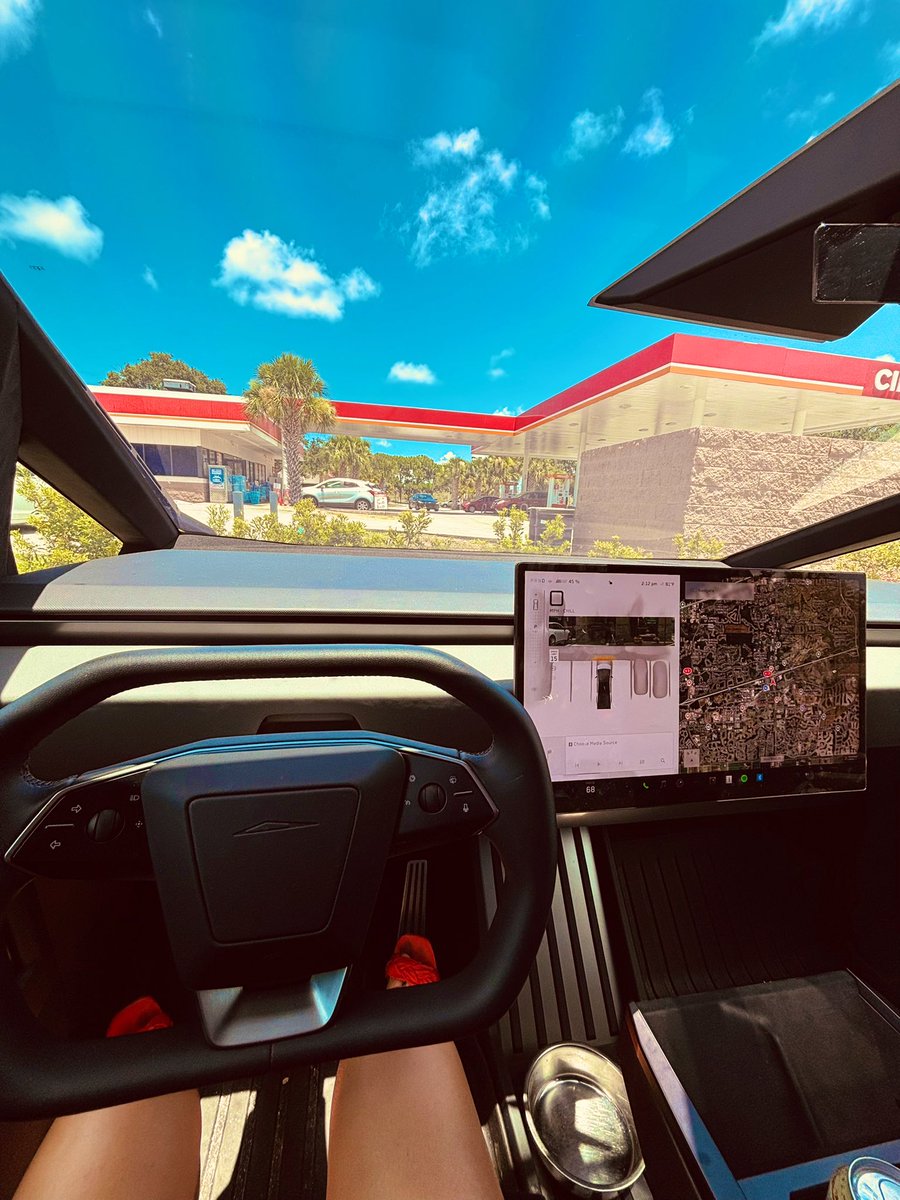 Tesla Cybertruck is a true head turner. Waiting at Starbucks for cappuccino and literally every single person looking into the truck. 👀