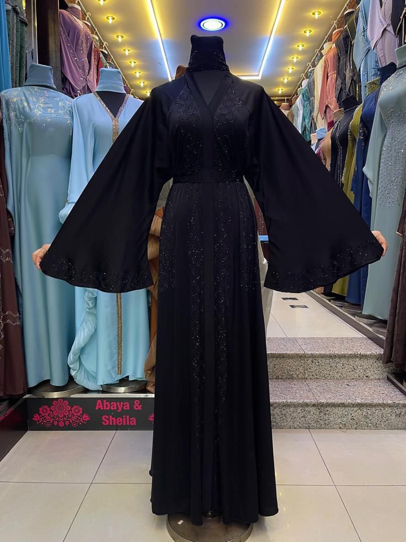 Classic Abaya for any occasion 🖤

Brand: Dubai 

Price: 🏷️60k

#OmidanAbeniLuxe