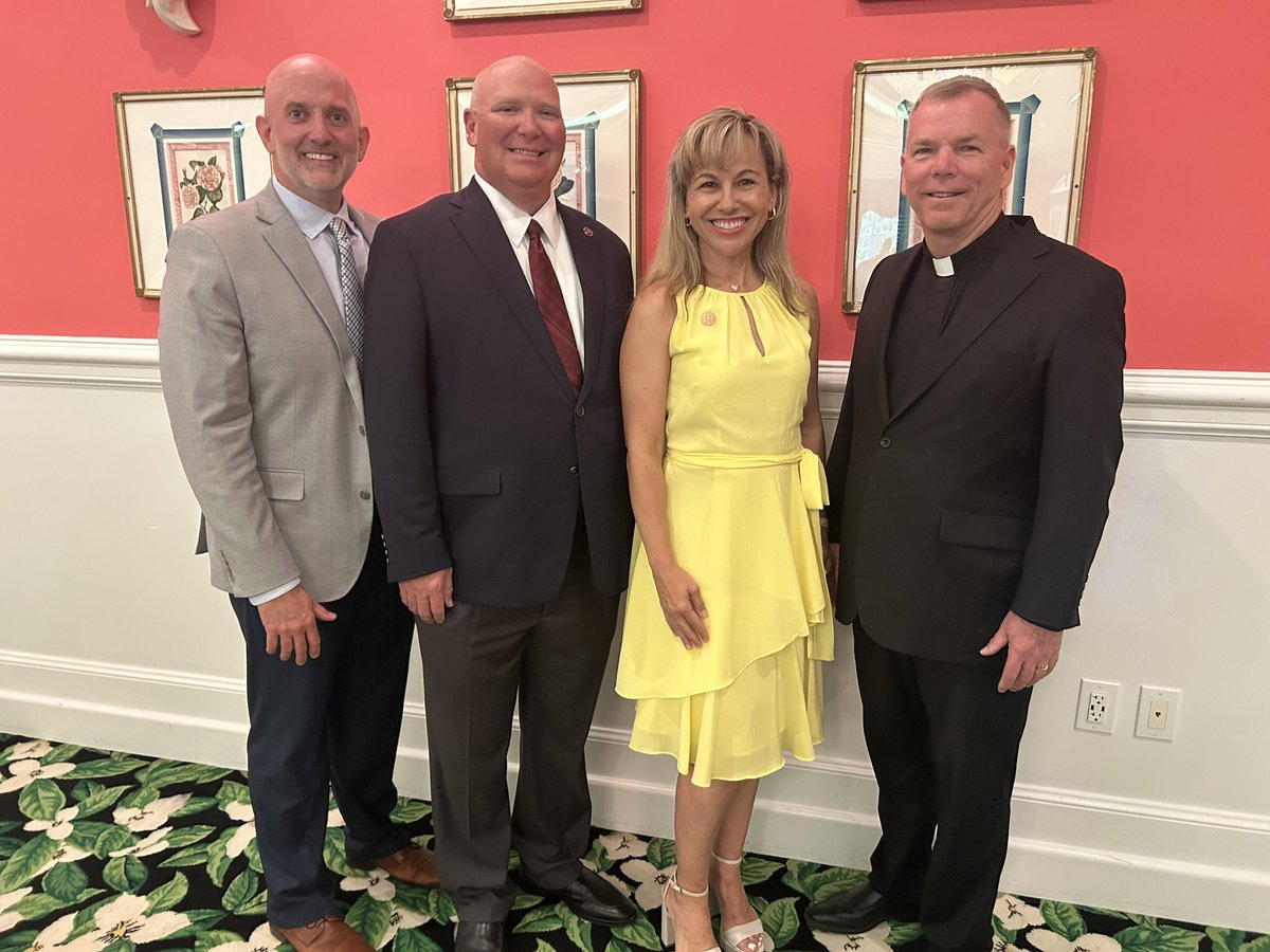 Dr. Stanton McNeely (@stantonmcneely) on Twitter photo With fellow presidents - including presidents of Catholic institutions, especially Holy Cross colleges & universities - for the Mackinac Roundtable on Talent. Special shoutout of thanks to Dr. Chris Haug and the Holy Cross Higher Education Network! Ave Crux, Spes Unica <a href="/UofHC/">University of Holy Cross</a> With fellow presidents - including presidents of Catholic institutions, especially Holy Cross colleges & universities - for the Mackinac Roundtable on Talent. Special shoutout of thanks to Dr. Chris Haug and the Holy Cross Higher Education Network! Ave Crux, Spes Unica <a href="/UofHC/">University of Holy Cross</a>