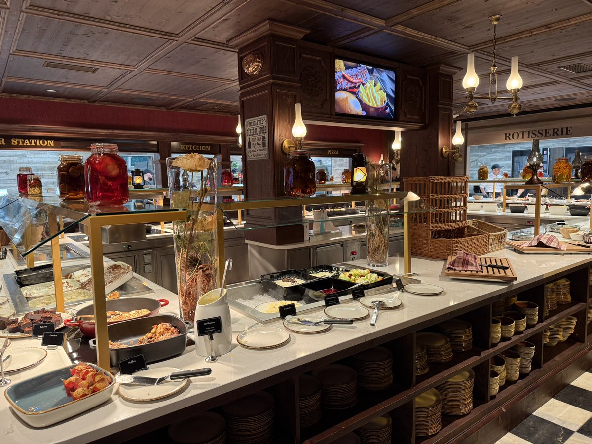 New at Silver Lake City, the Dinner Station Buffet. Featuring a selection of pizzas, pasta, burgers, meats, desserts and unlimited <a href="/CocaCola/">Coca-Cola</a> Freestyle drinks.