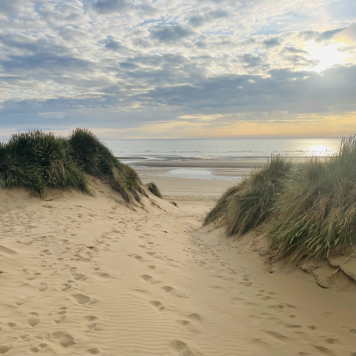 timseventeenten's tweet photo. Formby beach ๐๏ธ #formby #formbybeach #graphicdesigner @nationaltrust https://t.co/MW9ai16B6z