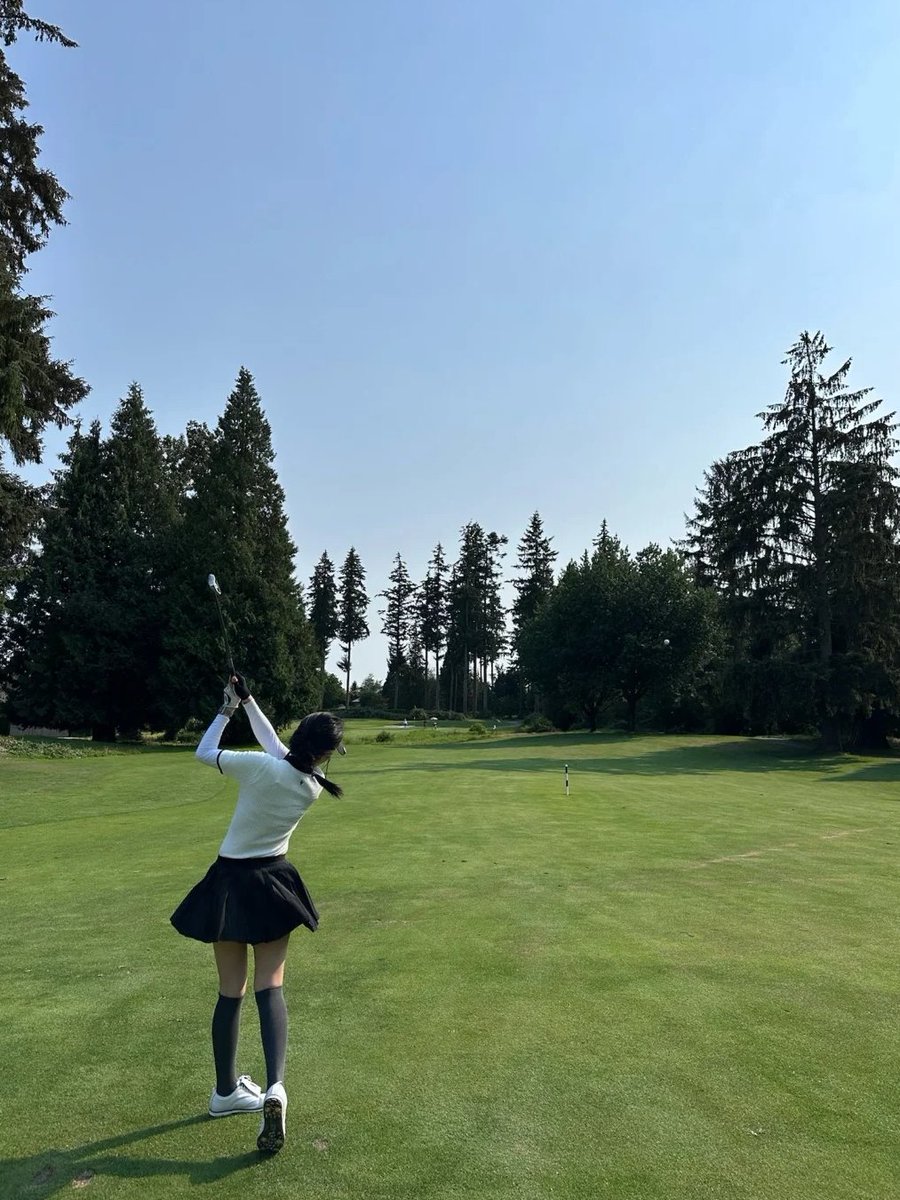 FemmeInCommand's tweet image. Focus sharp. Grip strong. Game on. I didn’t come to play, I came to win.
#GolfGrind #LockedIn #NextHolePlease #SwingHard #PlayToWin #GolfGoals #ChasingPars