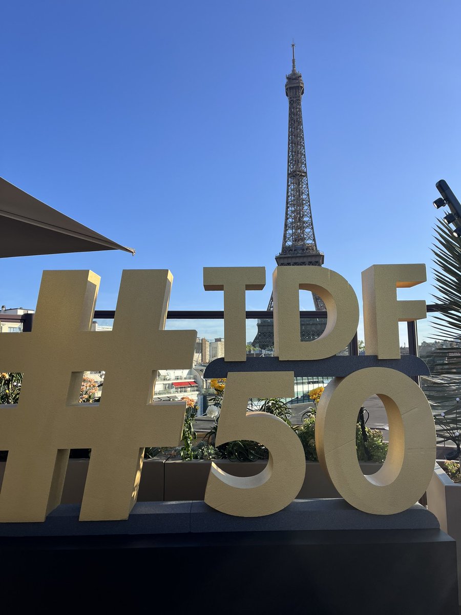 🎉 Ce soir, nous célébrons les 50 ans de TDF !
Un demi-siècle d’innovation, et de partenariat au service du média radio.

TDF est un partenaire majeur pour la diffusion en FM et en DAB+, et accompagne depuis toujours les évolutions technologiques. 
<a href="/TDFgroupe/">TDF</a>