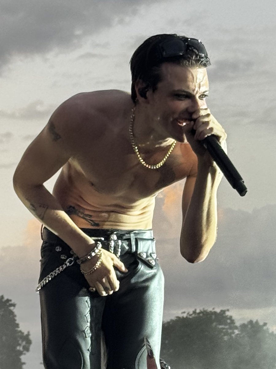 S̸t̵e̶f̸f̷ w̵a̶y̴ tweet media