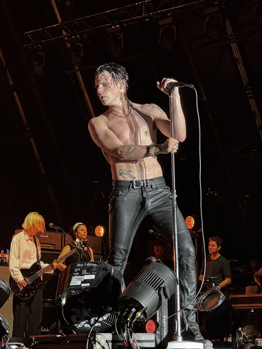 S̸t̵e̶f̸f̷ w̵a̶y̴ tweet media