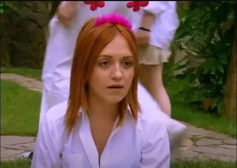 acemi cadı ayşegülün arkadaşı cerene benziyoo