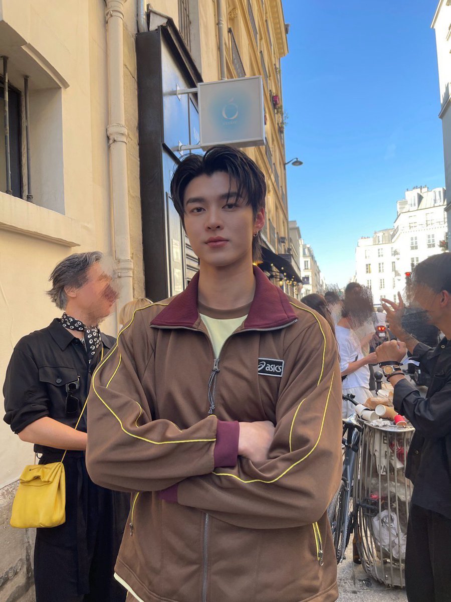 nnatdavz's tweet image. หล่อราศีจับ🤎✨ 

@nichameen8 

#ASICSxMEEN #Meennicha8
#ASICSParisFashionWeek