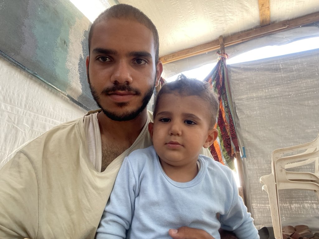 We only met 10 euros 😭 The flour ran out in my tent. There is no food or anything to eat. I beg you to donate and participate.

Donation links in the first comment👇🏽