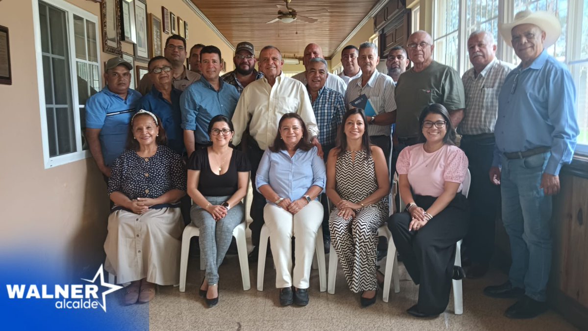 Walner1501's tweet photo. Hoy me reuní con los grandes líderes que han librado las batallas más importantes del Partido Nacional en Juticalpa y Olancho. Estoy convencido de que su experiencia es clave para este nuevo desafío.

¡Seguimos firmes, con trabajo y honestidad! https://t.co/sdi2V0U7bw