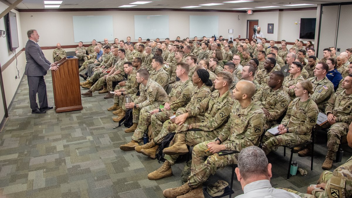 ArmyUniversity's tweet image. 1st Day of School – but make it School for Advanced Military Studies (SAMS) and some of the Department of Defenses brightest. COL Dwight D. Domengeaux Jr., 19th Director SAMS, and Mr. Kirk Dorr, Deputy Director SAMS, welcomed the incoming class of 2026.
#EducatetoWin #TeamArmyU