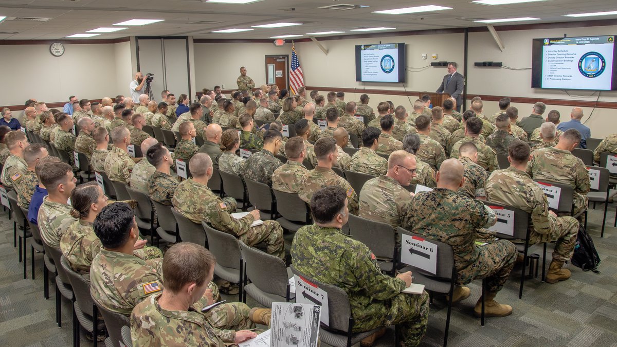 ArmyUniversity's tweet image. 1st Day of School – but make it School for Advanced Military Studies (SAMS) and some of the Department of Defenses brightest. COL Dwight D. Domengeaux Jr., 19th Director SAMS, and Mr. Kirk Dorr, Deputy Director SAMS, welcomed the incoming class of 2026.
#EducatetoWin #TeamArmyU