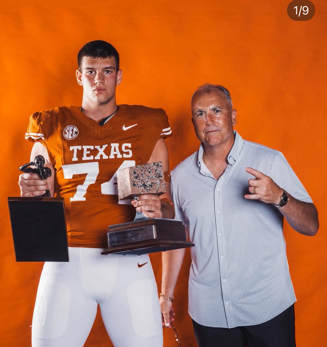 Justin Wells (@justinwells2424) on Twitter photo NEW — Four-star Texas OT pledge Max Wright recaps Austin Official Visit
“The main part was getting to know the players on the team and building relationships with the other commits.”
More from the 2026 <a href="/FootballMelissa/">Melissa Cardinal Football</a> top prospect.
STORY: on3.com/teams/texas-lo… (On3+) NEW — Four-star Texas OT pledge Max Wright recaps Austin Official Visit
“The main part was getting to know the players on the team and building relationships with the other commits.”
More from the 2026 <a href="/FootballMelissa/">Melissa Cardinal Football</a> top prospect.
STORY: on3.com/teams/texas-lo… (On3+)