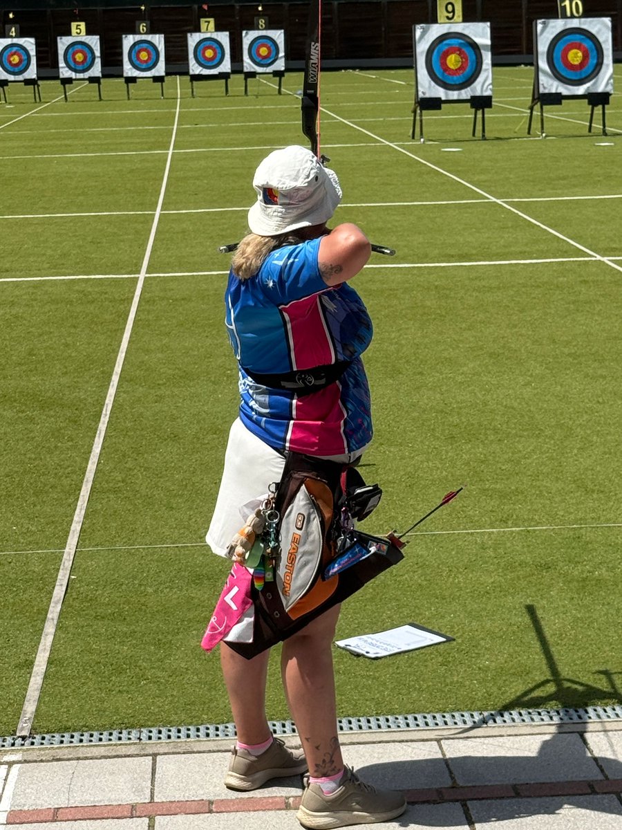 Este sábado se ha presenciado la Final de la Liga Madrileña de Niveles y Veteranos. En ella hemos contado con la representación de algunos arqueros 🏹 de nuestro club.
Muy bien tirado chicos y a terminar la temporada por lo alto!!
<a href="/AytoLeganes/">Ayuntamiento de Leganés</a> <a href="/madridarchery/">FMTA</a>