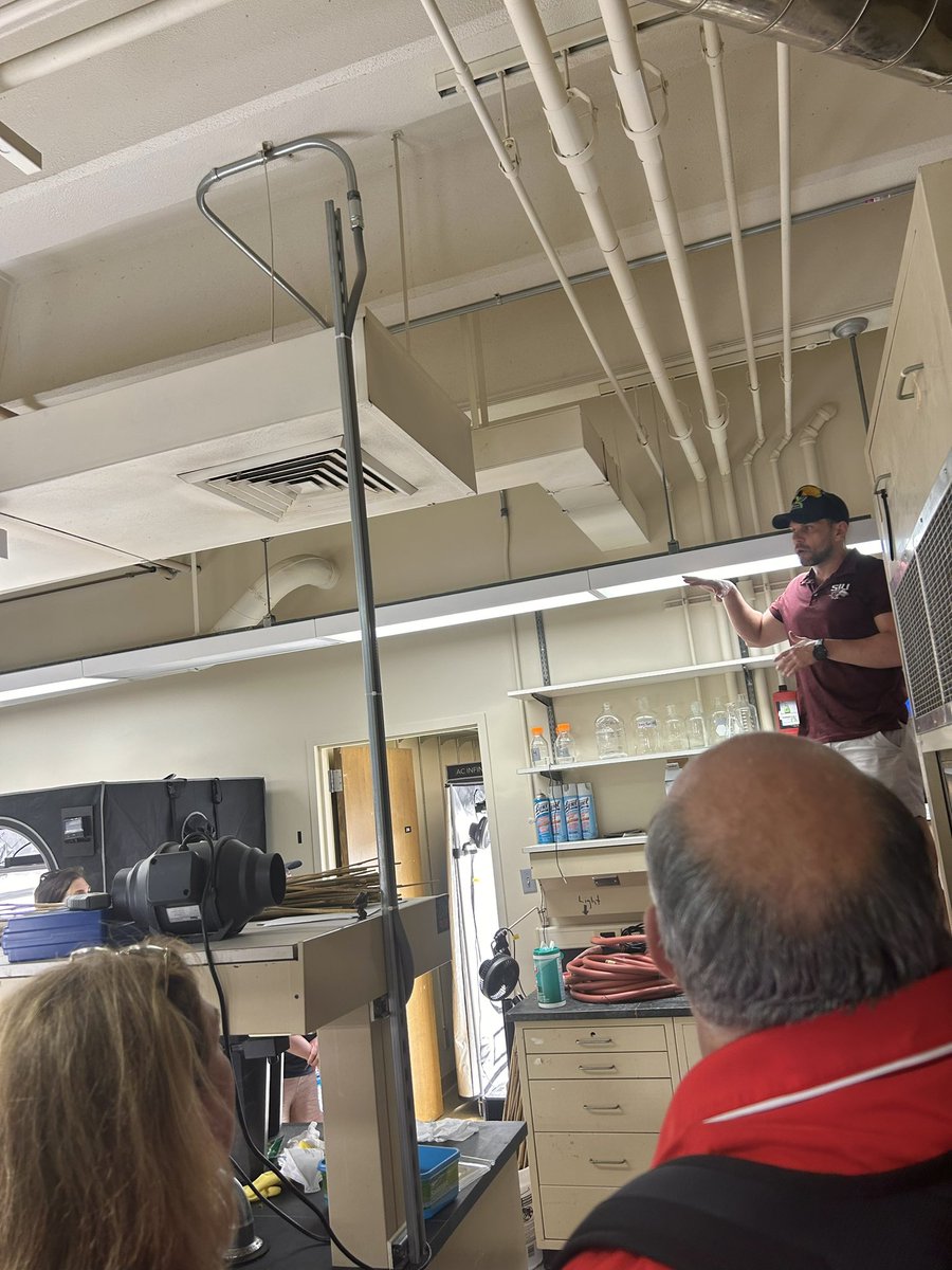 JoseLemePhD's tweet photo. 🏃♂️➡️✈️ I literally ran straight from the Marion airport to the SIU campus to give a tour of our Cannabis Biology and Cultivation Systems research facilities to over 30 high school counselors!
🚌🪴Grateful to be part of the 2025 IACAC Bus of Fun tour. #thisissiu https://t.co/GpH4FbezsJ
