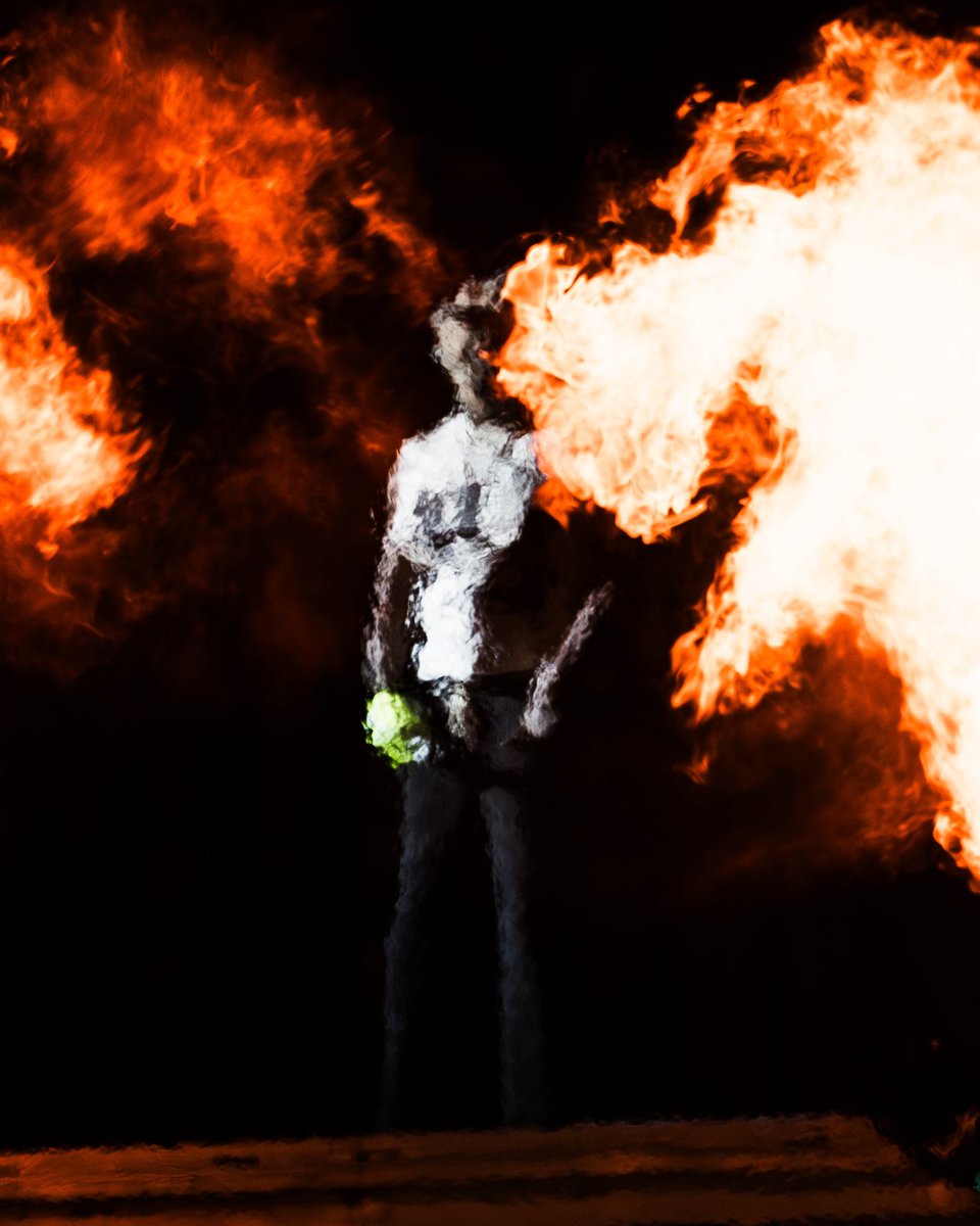 This shot of Young Thug might be one of my favorite shots ever… 

the distortion from the heat coming from the fire makes it like a painting. 🐍🎨