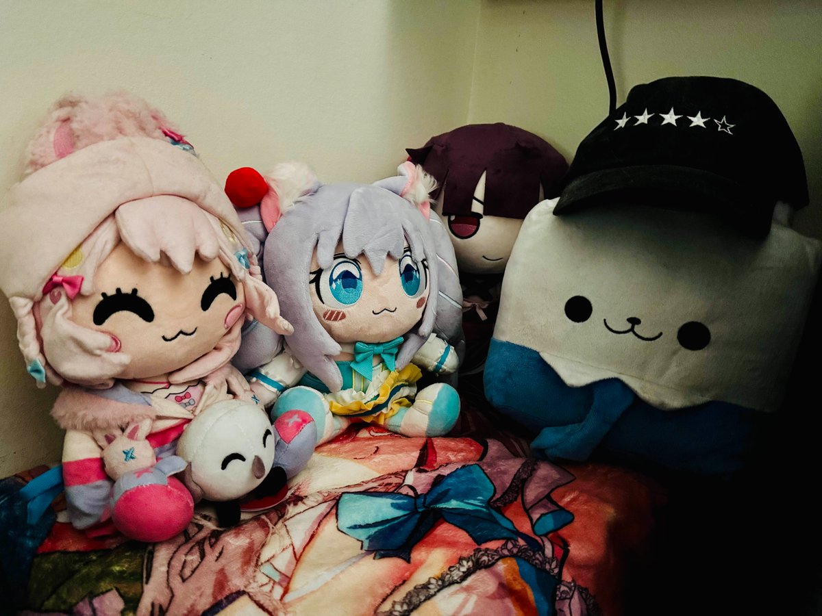 iambinarymind (@iambinarymind) on Twitter photo My <a href="/KirscheVerstahl/">Kirsche 🥥 🧁</a> Plushie has FINALLY found her way to my humble abode, taking her rightful spot amongst her plushie frens!
👐MUNYA!👐 My <a href="/KirscheVerstahl/">Kirsche 🥥 🧁</a> Plushie has FINALLY found her way to my humble abode, taking her rightful spot amongst her plushie frens!
👐MUNYA!👐