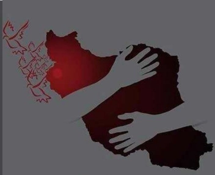 کاش می شد ایران و بغل کرد،،
  یا چه میدونم،،
گذاشت تو چمدون و بُرد جای دیگه،،
  دَست کشید رو سَرش و گفت،،،،
     غصه نخوریا،،
همچی درست میشه،،
        دردت به جونم وطن،،،، ،،،!!!!!
#زخمی_وطن