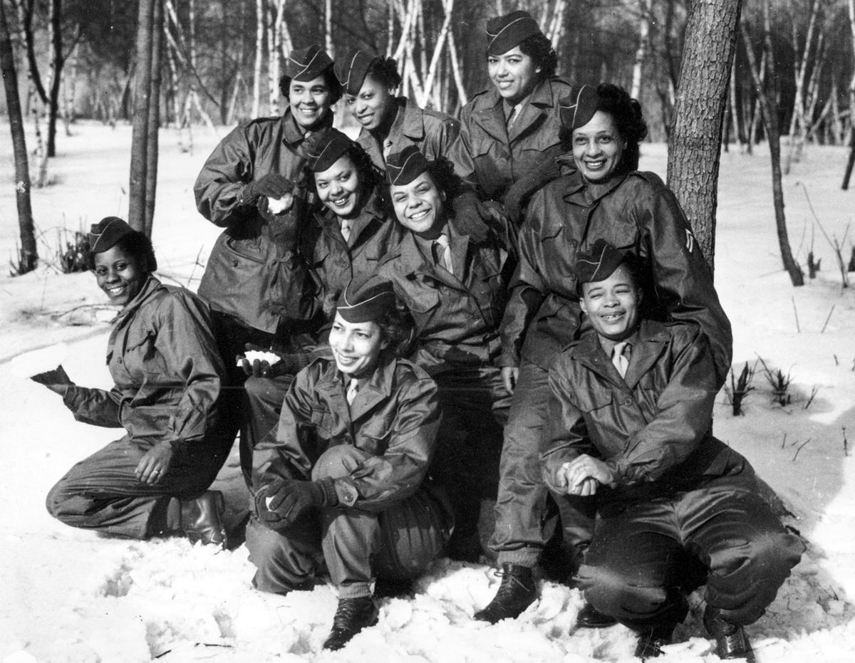 BanButterfly's tweet photo. ¿Estos tipos si saben que durante las guerras mundiales las mujeres no estaban encerradas en casa lavando platos?

Muchas estaban peleando en el frente, pilotando bombarderos, siendo enfermeras y trabajando en telecomunicaciones

Fueron tan cruciales en la guerra como los hombres https://t.co/Wn1dd3y3ol