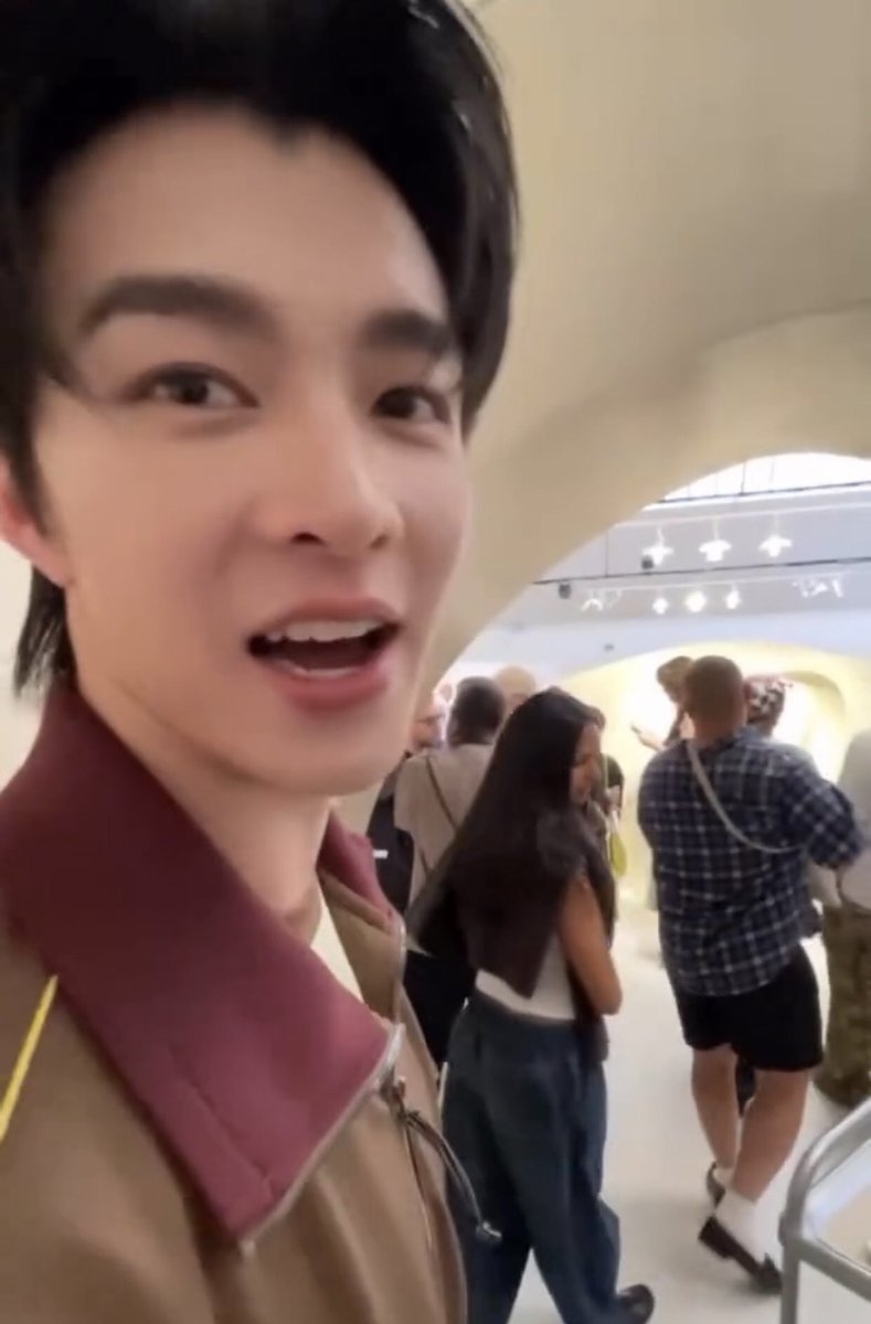 syamxnii's tweet image. มั่ยกิงผักกาดดดดดดดดด😭🥬

@nichameen8 

#ASICSxMEEN 
#ASICSParisFashionWeek