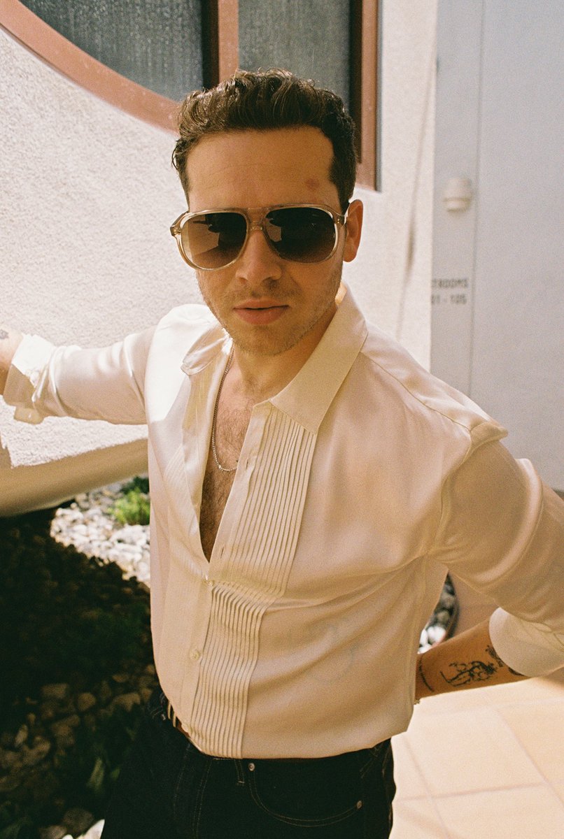 Oliver Stark when he’s not working: “I like to disappear a little bit. I like to be outside. I like to be out in nature, I have three large dogs. I like to get away from the city and find some solitude and peace.”

Full interview: principlemagazine.com/2025/06/24/oli…