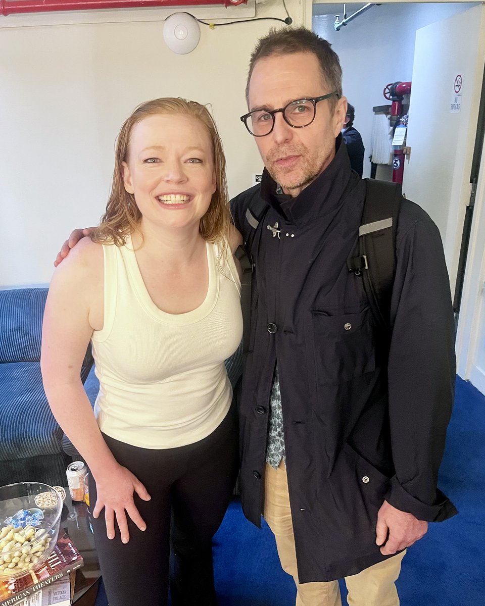 DorianGrayPlay's tweet image. The stars aligned backstage last night β thank you for coming π
The Picture of Dorian Gray must end June 29 β catch it whilst you can!