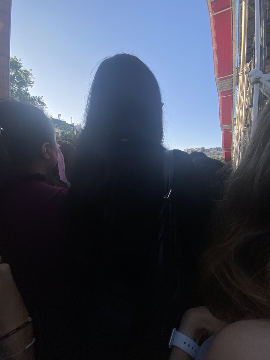 dxborahh_2's tweet image. connard un peu #tabouret