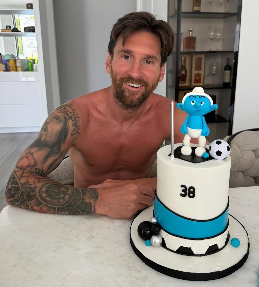 “¡Feliz cumple viejito Gruñón! El mejor papá, el mejor compañero, el mejor todo!!! Qué suerte la nuestra de tenerte! Te amamos 🤍🎂”

Antonela vía Instagram.