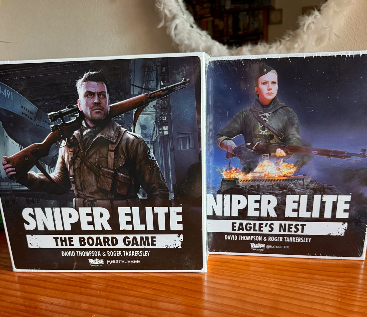 Mis Aventuras LudiKas (@juanikoct) on Twitter photo Pues nada, un amigo se ha presentado en mi casa con esto para felicitarme el día .
Pues otro que se une a la colección!!!
<a href="/Bumble3ee_Int/">Bumble3ee Interactive</a> #juegosdemesa Pues nada, un amigo se ha presentado en mi casa con esto para felicitarme el día .
Pues otro que se une a la colección!!!
<a href="/Bumble3ee_Int/">Bumble3ee Interactive</a> #juegosdemesa
