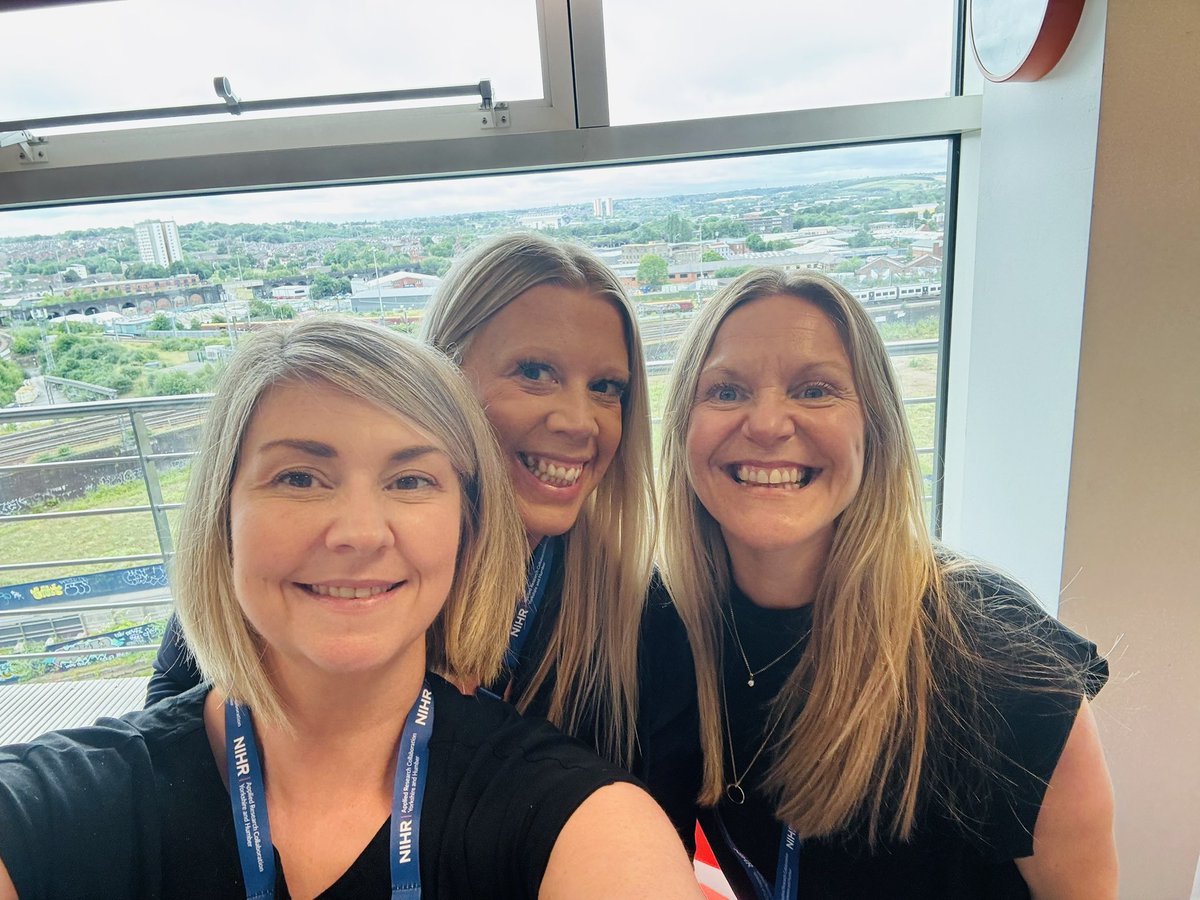 Laurafarnham tweet media