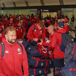 📸 

Big Red (in red) in Australia