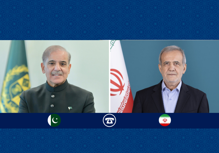 #Iran President to #Pakistan PM: When Israel failed, US directly joined the aggression against Iran. Iran &amp; its neighbors prove enemy conspiracies won’t break their friendship.
PM Sharif condemned Israeli/US attacks, hoped for lasting ceasefire &amp; diplomacy to secure Iran’s rights
